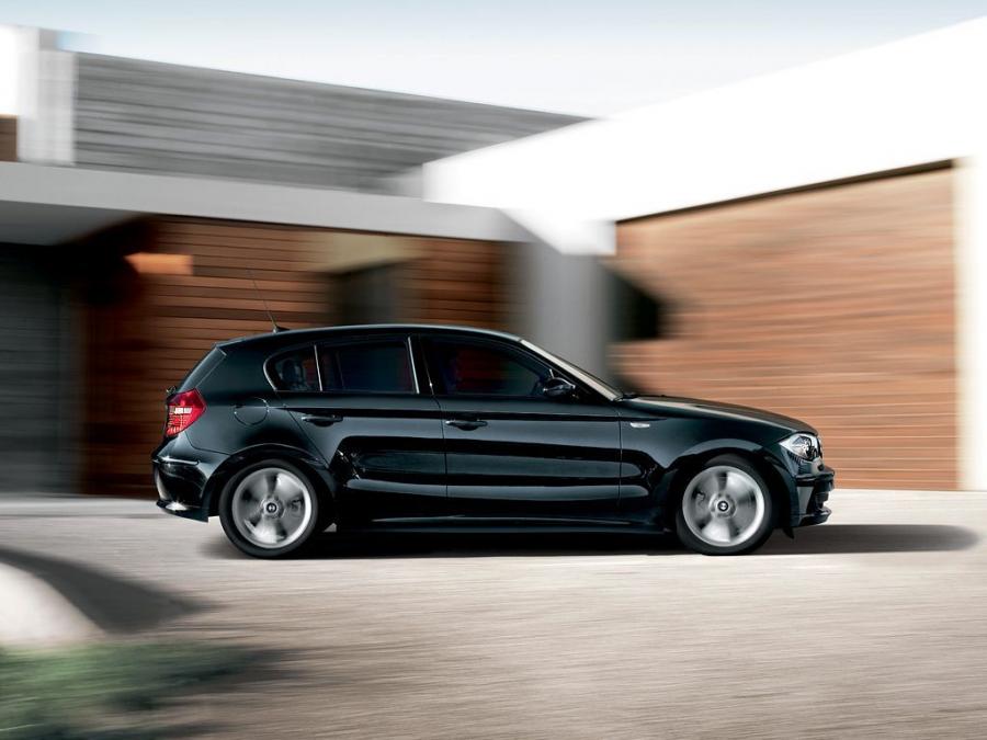  BMW 120i 5-Door 2007 года  (фото 8 из 16)